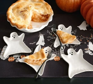 NEW SET OF 4 Pottery Barn Gus The Ghost Stoneware Appetizer Plates Halloween NIB - Picture 1 of 3