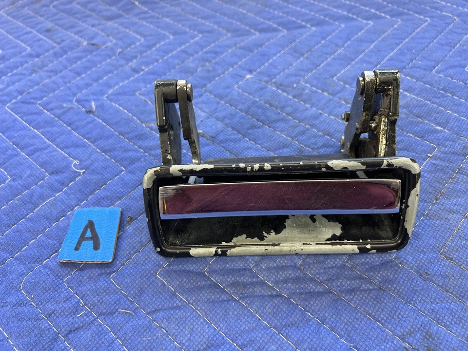 Manija de puerta exterior del conductor izquierdo Volvo 140 240 242 244 245 1972-1989 OEM #3859E Foto 1 de 4