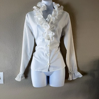 Blusa vitoriana com babado branco tamanho 12 década de 1970 botão pérola romântica - Imagem 1 de 4