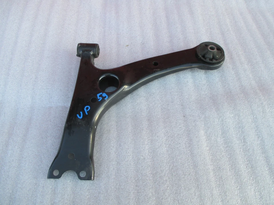 TOYOTA COROLLA LOWER CONTROL ARM OEM 2009 2010 2011 2012 2013 LH  - Imagem 1 de 1