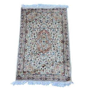 Area Rug Floral Medallion Rectangle Hand Knotted Wool Silk Carpet (3.1 x 2.1)' - Picture 1 of 6