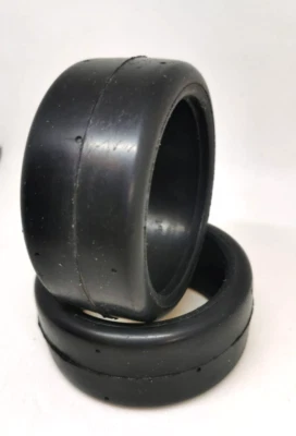 2 ruote LISCE PER auto a motore scoppio MANTUA MODEL SCALA 1:8 (SENZA SCATOLA) - Immagine 1 di 2