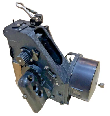 WW2 RAF AIRCRAFT BUBBLE SEXTANT MKIXA - 6B/218 - DATED 1944 - Image 1 of 4