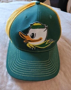 Oregon Ducks Green And Yellow Baseball Hat Adjustable - Picture 1 of 4