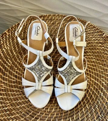 Plataforma de corcho Clarks Bendables 4 pulgadas cuero blanco detalle de cuentas 11 M nueva sin etiquetas Foto 1 de 4