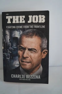 The Job by Charlie Bezzina (2010) – Signed Copy | True Crime Detective Biography - Foto 1 di 17