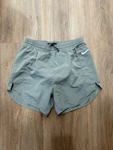 NIKE Women’s Dri Fit 5" RUNNING SHORTS GRAY SZ XS - Picture 1 of 7