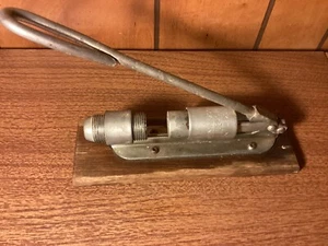Vintage REEDS ROCKET Pecan Nut Cracker Metal Oak Wood Base Heavy Duty Lever - Picture 1 of 5