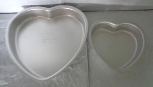 (2) herzförmig - Wilton - Kuchenpfannen/Form # 502-3053 - Bild 1 von 1