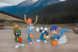 Juego de 4 figuras de acción Looney Tunes Happy Meal Toys 2020 Space Jam McDonalds - Imagen 1 de 12