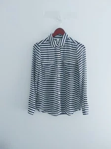Old Navy Size XS Semi Sheer Long Sleeve Button Cuff Shirt Pockets Light Weight - Picture 1 of 7