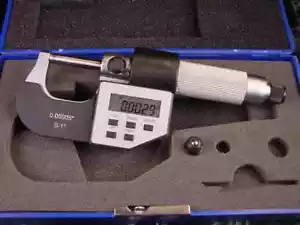 MICROMETRO DIGITALE ELETTRONICO 0-1" uscita porta dati RS232C con custodia pinza microfono - Foto 1 di 1