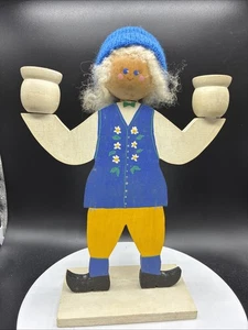 Schweden Volkskunst Kleid Kerzenhalter 2 Kerzen Junge Vintage Swedish Weihnachtsgeschenk - Bild 1 von 8