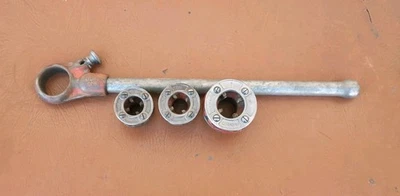 RIDGID 00-R Pipe Threading Die Set with Ratchet & 3 Dies 1", 3/4", 1/2" USA  - Image 1 of 4
