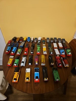 Lote de 23+ motores/locomotoras motorizadas Thomas & Friends TOMY de colección  Foto 1 de 4