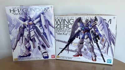 Lote de 2 kits modelo Gundam Bandai 1/144 Foto 1 de 3