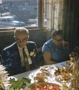 Vintage Stereo Realist Photo 3D Slide SENIOR COUPLE Banquet Table by Window - Picture 1 of 2
