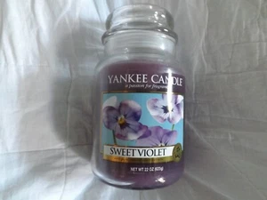 Yankee Candle Sweet Violet Jar 22 Oz Great Scent Very Rare And Retired Free Ship - Picture 1 of 3