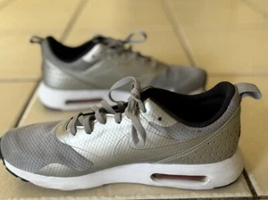 Nike Womens Air Max Tavas 916791-003 Metallic Silver Shoes Size US10 UK7.5 27CM - Picture 1 of 7