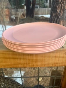 Set of 6 Mainstays Plastic Dinner Plates, 10.5” Round Pink BPA Free - Picture 1 of 3