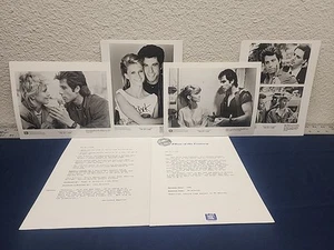 Kit de prensa oficial de películas de John Travolta Two Of A Kind fotos en blanco y negro - Imagen 1 de 7