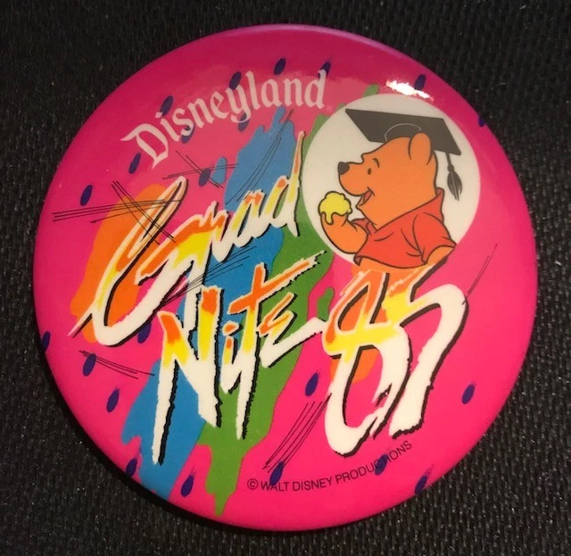 Pinback Disneyland Grad Night 85 1985 3" de colección - Winnie The Pooh Foto 1 de 1