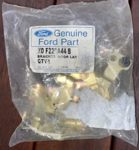 GENUINE FORD XD XE XF RH FRONT DOOR INNER MECH LATCH SED UTE & PANEL VAN - Picture 1 of 2