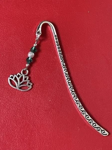 ❤️  LOTUS FLOWER BOOKMARK YOGA BUDDIST wiith Tibetan Silver CharmChristmas Gift - Bild 1 von 4