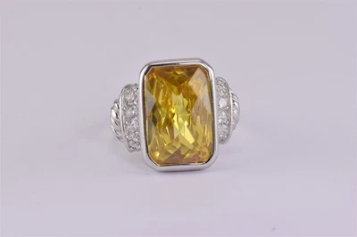Anillo Guess Plata Esterlina Amarillo Circonita Cúbica Acento Distintivo Banda 925 Talla: 8 Foto 1 de 4