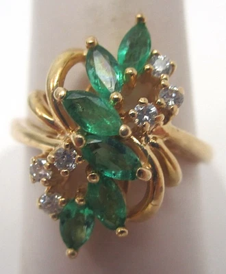 Anel vintage de ouro amarelo 14k com esmeralda e diamante tamanho 8,25 - Imagem 1 de 4