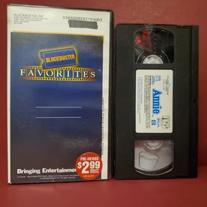 VHS Annie remastered in Blockbuster Favorites clamshell case *BUY 2 GET 1 FREE* - Picture 1 of 3