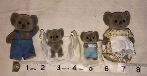 Calico Critters Billabong Koala Family Sylvanian Families - Imagen 1 de 11
