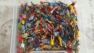 50 wholesale joblot model railway train people figures OO gauge 20-25 mm - Picture 1 of 1