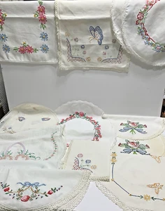 15 Stück Vintage Bettwäsche bestickt Tischläufer Kommode Schals verschiedene Größen - Bild 1 von 13