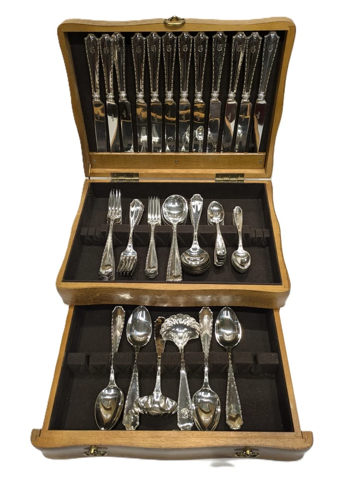 Marquise by Tiffany & Co. Servicio de plata esterlina para 12, 66 piezas con cofre de almacenamiento Foto 1 de 4