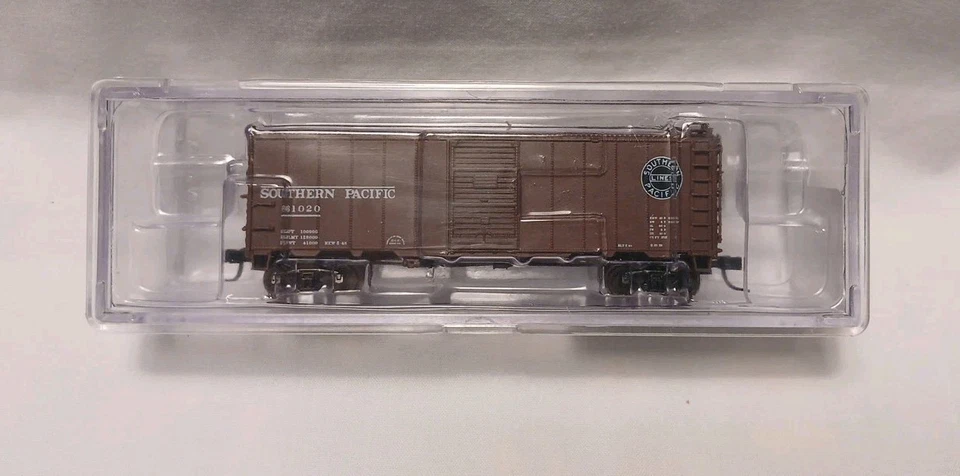 66013-28/61020 Southern Pacific Lines 12 Panel 40' Boxcar Intermountain N-scale - Image 1 of 4
