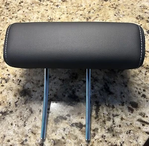 2015-2019 SUBARU OUTBACK REAR SECOND 2ND ROW CENTER SEAT HEADREST LEATHER - Picture 1 of 5