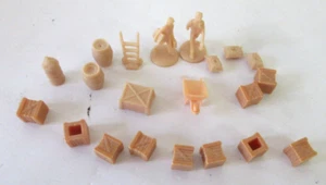 HO SCALE 3 SACKS, 1 WHEEL BARREL, 1 HAND TRUCK, 1 DRUM. 2BARRELS, 1 CRATE & 10 S - Picture 1 of 1