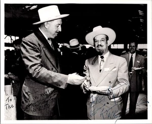 Vintage 50er schwarz weiß Foto handsigniert Männer Anzüge Hüte Western Event signed - Bild 1 von 2