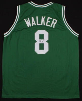 Camiseta deportiva firmada por Kemba Walker de los Boston Celtics (certificado de autenticidad JSA) 3xAll Star Point Guard Foto 1 de 4