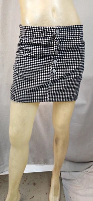 Mini falda vendaje lápiz micro pata de gallo blanca negra Forever 21 PEQUEÑA USADA Foto 1 de 4