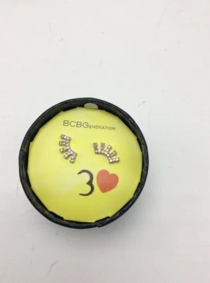 $28 BCBGeneration 金色水晶铺面耳钉 BG6 — 第 1/4 张图片