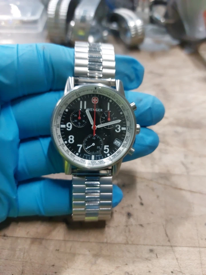 Relógio usado WENGER 7072X mostrador preto cronógrafo quartzo - Imagem 1 de 4