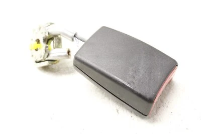 Fivela de cinto de segurança traseira 2002 Mercedes CLK55 AMG 98-02 - Imagem 1 de 4