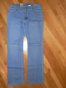 Levi's Premium Denim Bootcut Downtowner Jeans NWT 33 L - Picture 1 of 1