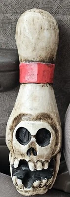 Bolos en forma de calavera Halloween decoración del hogar resina hueso 12 pulgadas Foto 1 de 3