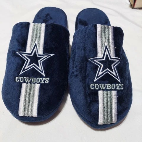 Dallas Cowboys NFL Team Stripe Slippers House Shoes Men Size Medium 9-10 Cover
