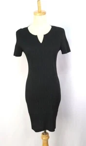 Vestido ISSEY MIYAKE FETE negro plisado manga corta 150 7579 - Imagen 1 de 6