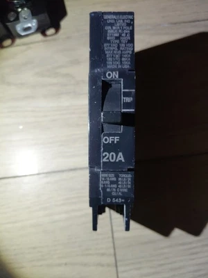 G.E. 20amp Circuit Breaker 277volt D 543 - Image 1 of 2