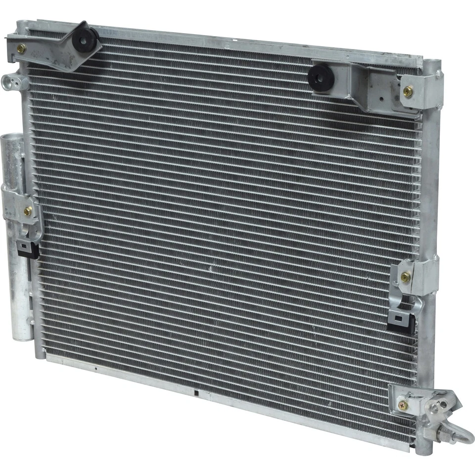 Condensador de aire acondicionado UAC CN 3025PFC para 98-07 Lexus Toyota Land Cruiser LX470 Foto 1 de 3